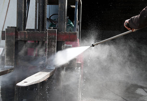 Best Commercial Pressure Washing  in Bladenboro, NC